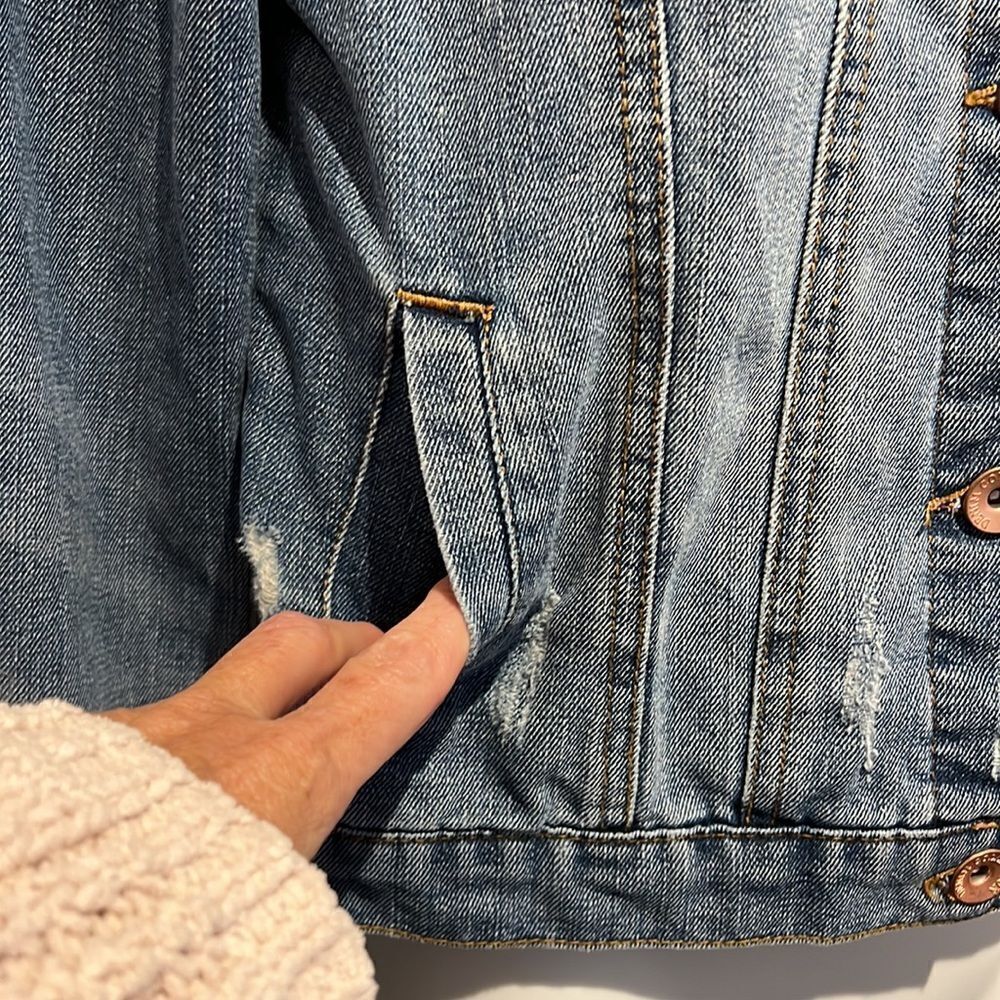 Ci Sono Slightly Distressed Jean Jacket Size Small‎ - Picture 3 of 12